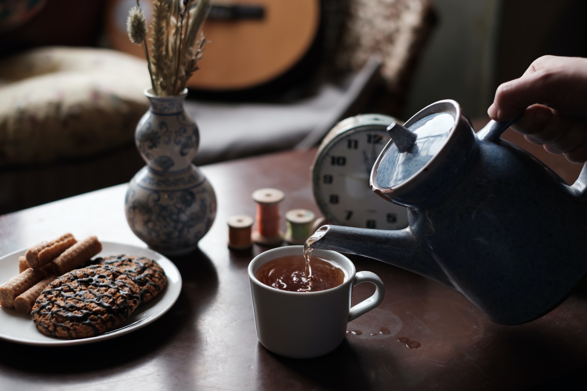 Breakfast in a cozy home atmosphere.