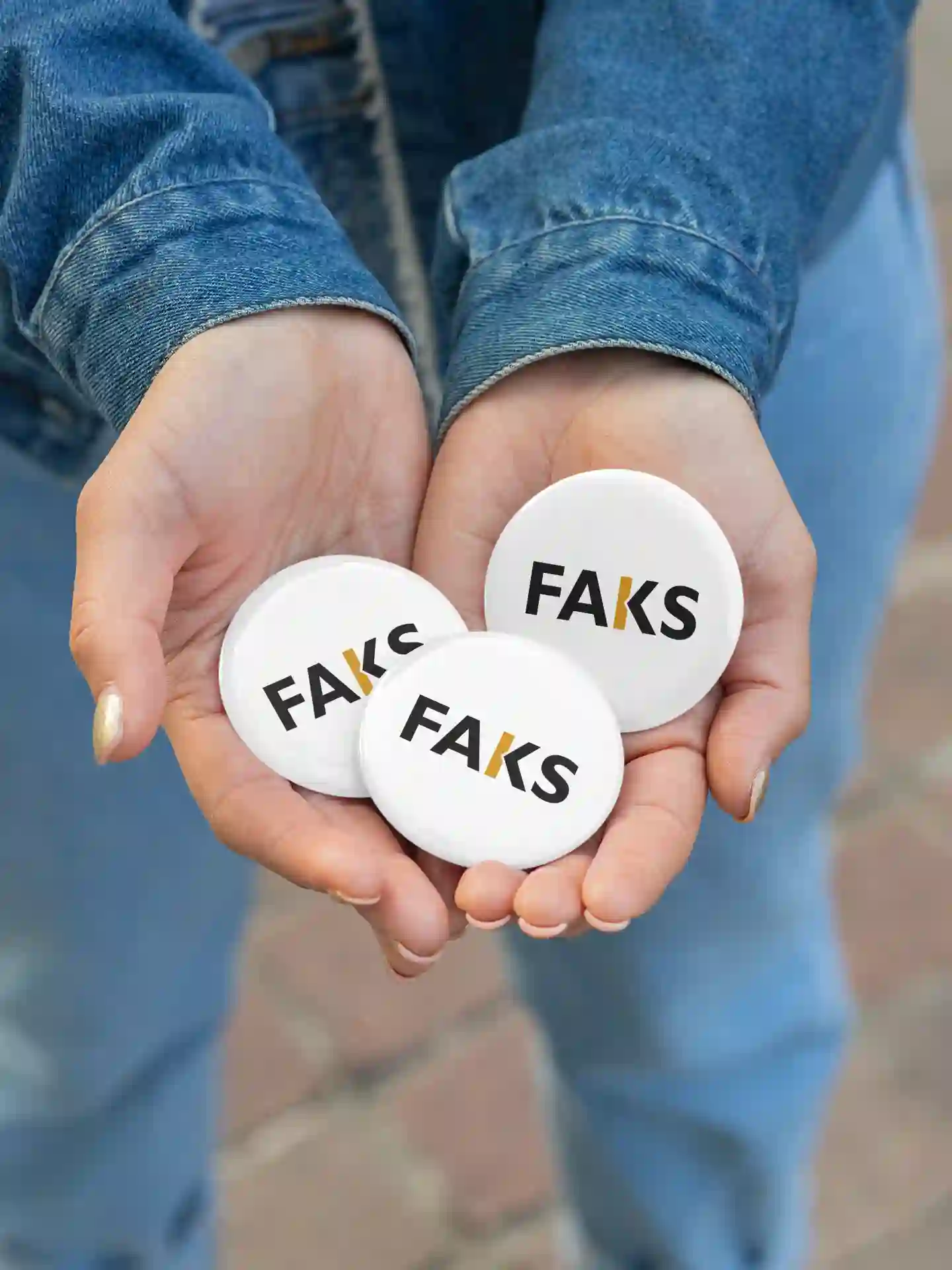 Badges med FAKS logo