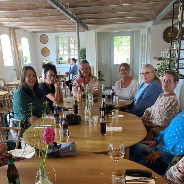 Billede 2 Lokalafdelingen i FAKS-Randers, var torsdag den 22. maj, på tapas udflugt til Greven Gemakker, nær ved Mariager