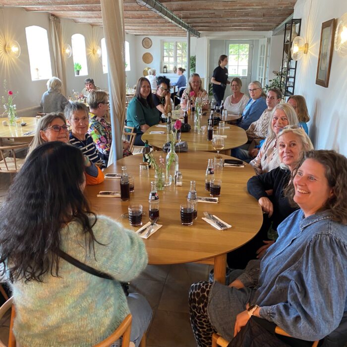 Billede 4 Lokalafdelingen i FAKS-Randers, var torsdag den 22. maj, på tapas udflugt til Greven Gemakker, nær ved Mariager